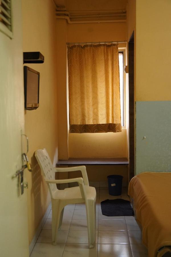 Hotel Rajesh โกลฮาปูร์ ภายนอก รูปภาพ